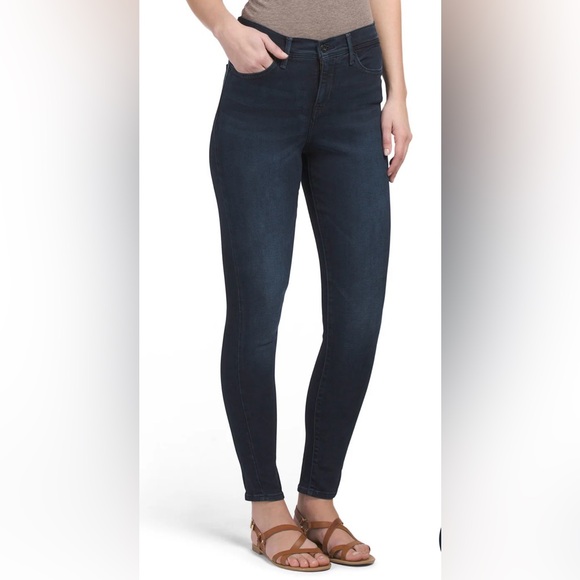 Levi's Denim - NWT!!! Levi Super Skinny Legging Tummy Slimming Woman’s Jeans 16